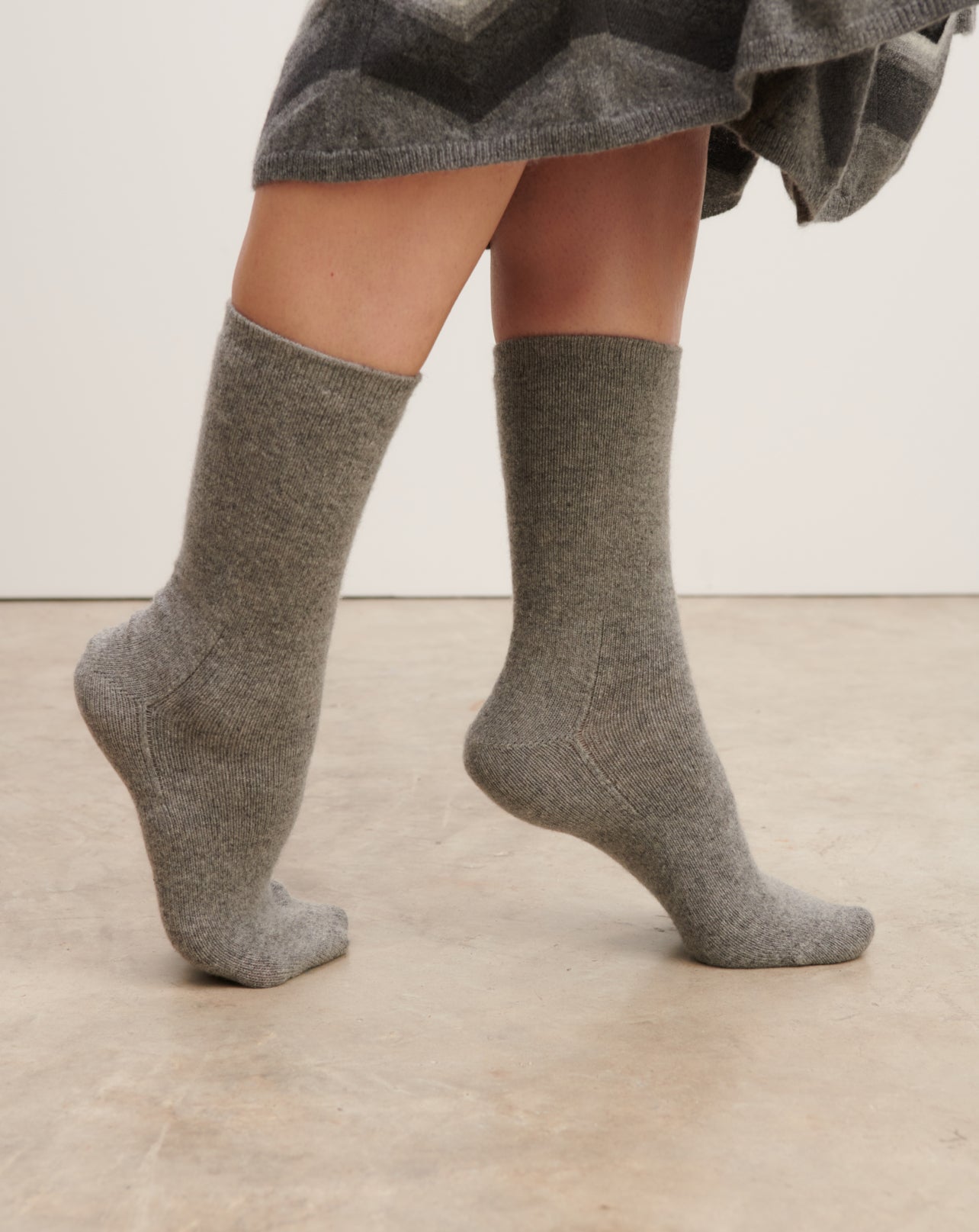 Chaussettes basses-GRIS METEORITE-87% cachemire 13% elasthane