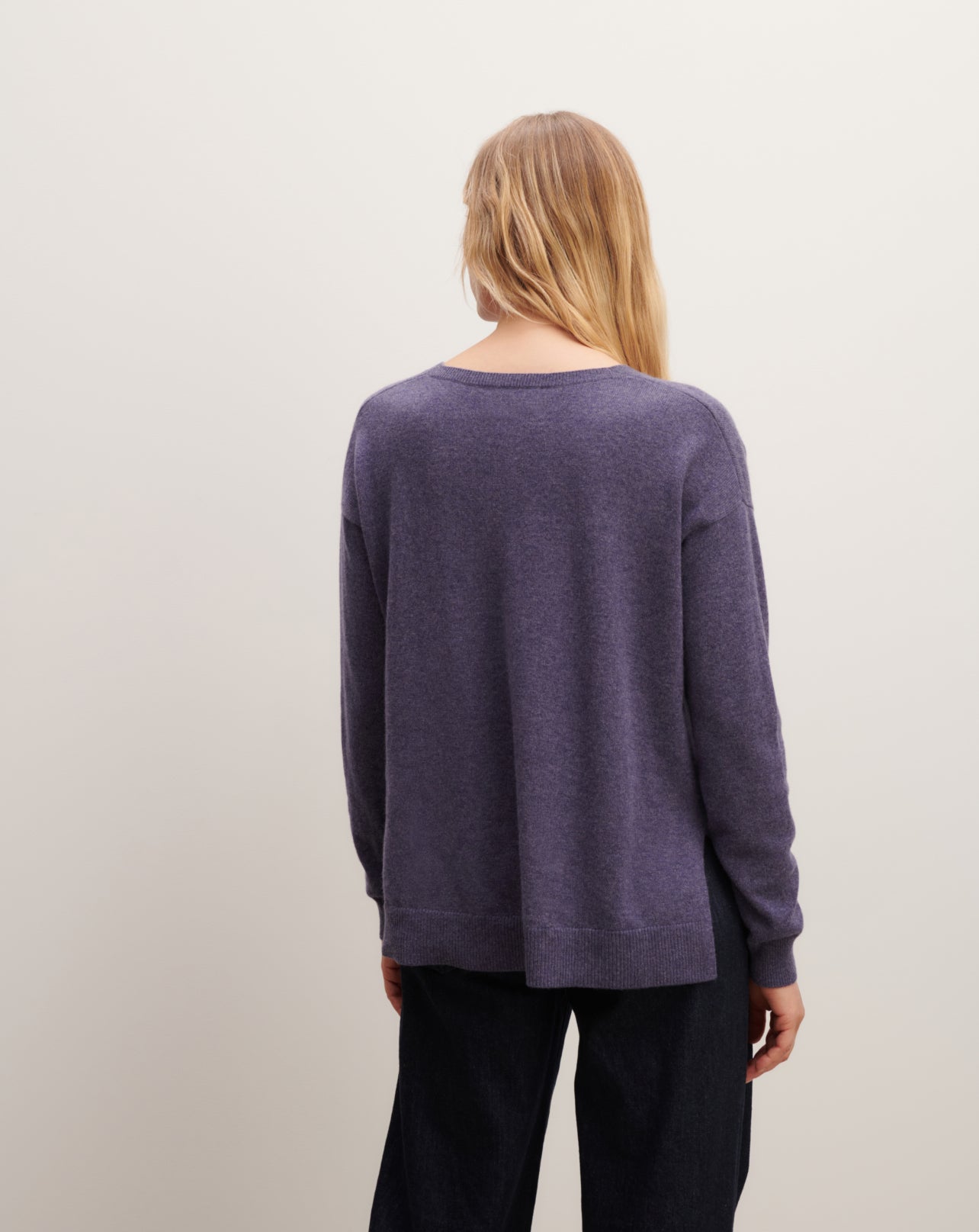 Pull col V ample-IOLITE-100% cachemire